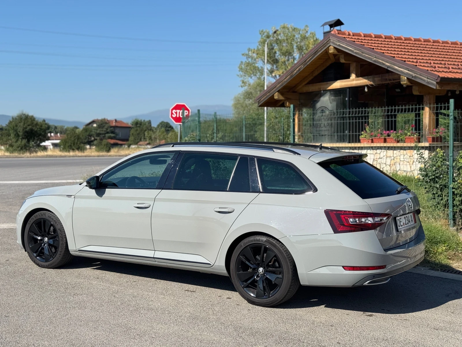 Skoda Superb 2.0TDI* Sportline* Камера* АСС* Matrix* APP* NARDO - изображение 7