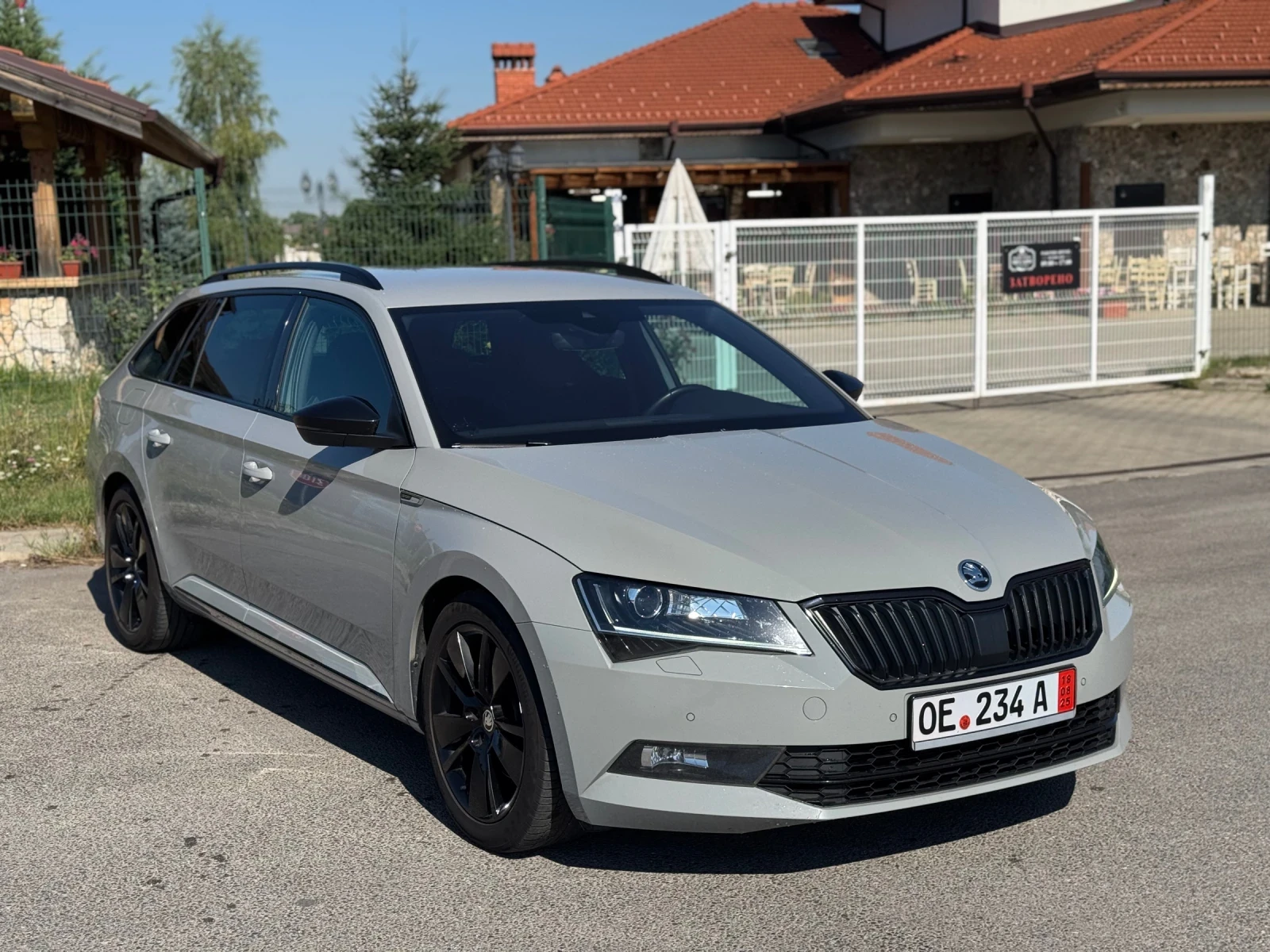 Skoda Superb 2.0TDI* Sportline* Камера* АСС* Matrix* APP* NARDO - изображение 2