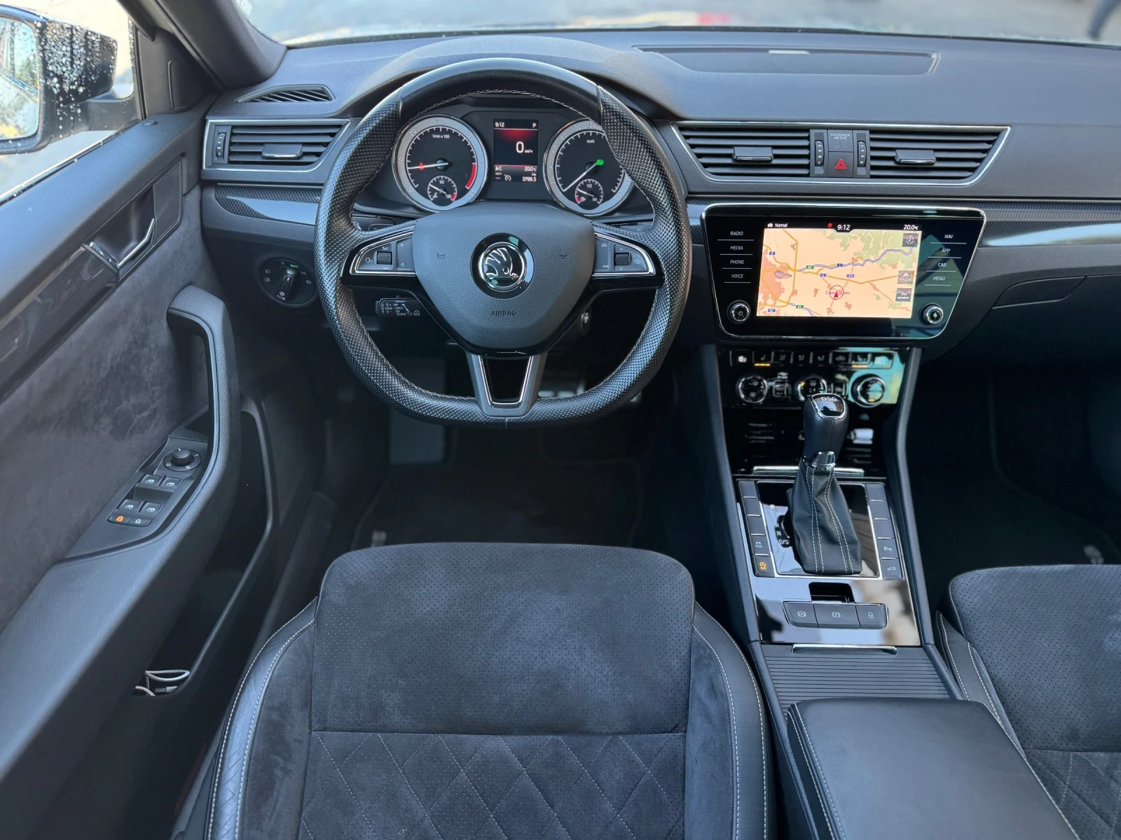 Skoda Superb 2.0TDI* Sportline* Камера* АСС* Matrix* APP* NARDO - изображение 9