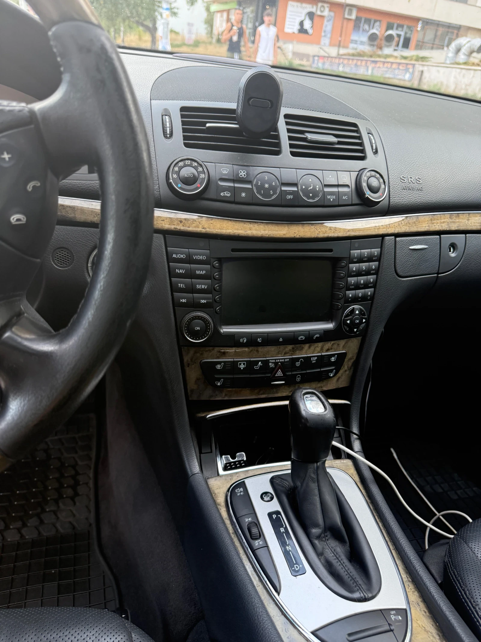 Mercedes-Benz E 320 Full екстри - изображение 7