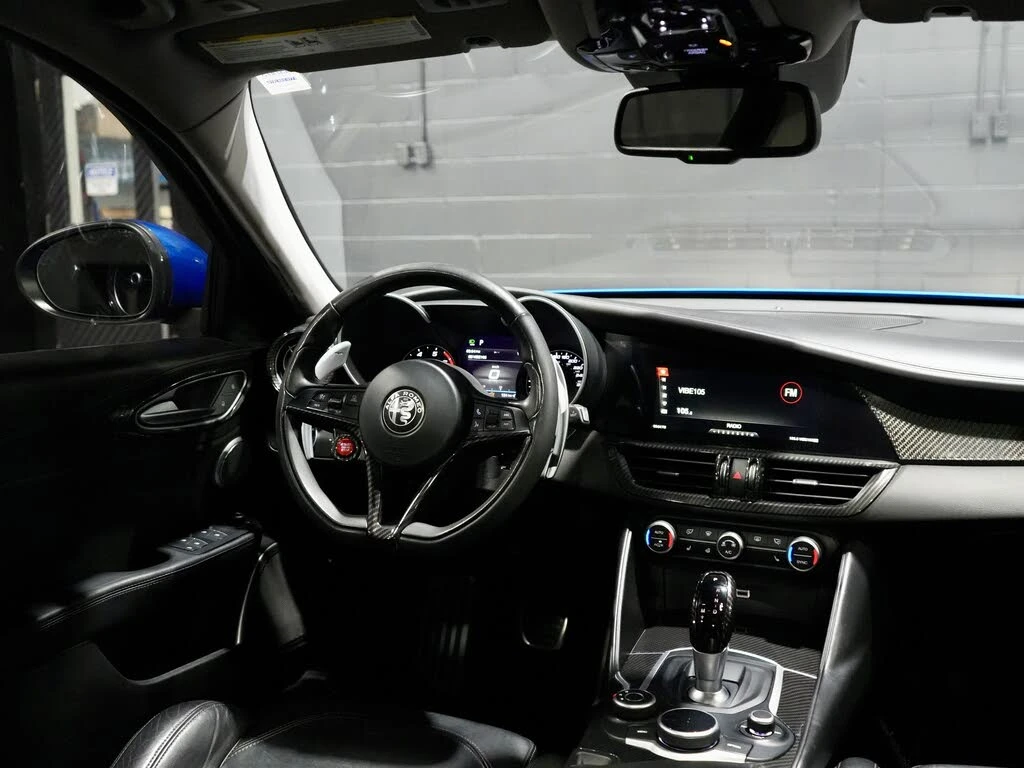 Alfa Romeo Giulia 2018 Alfa Romeo Giulia Ti Sport AWD - изображение 9