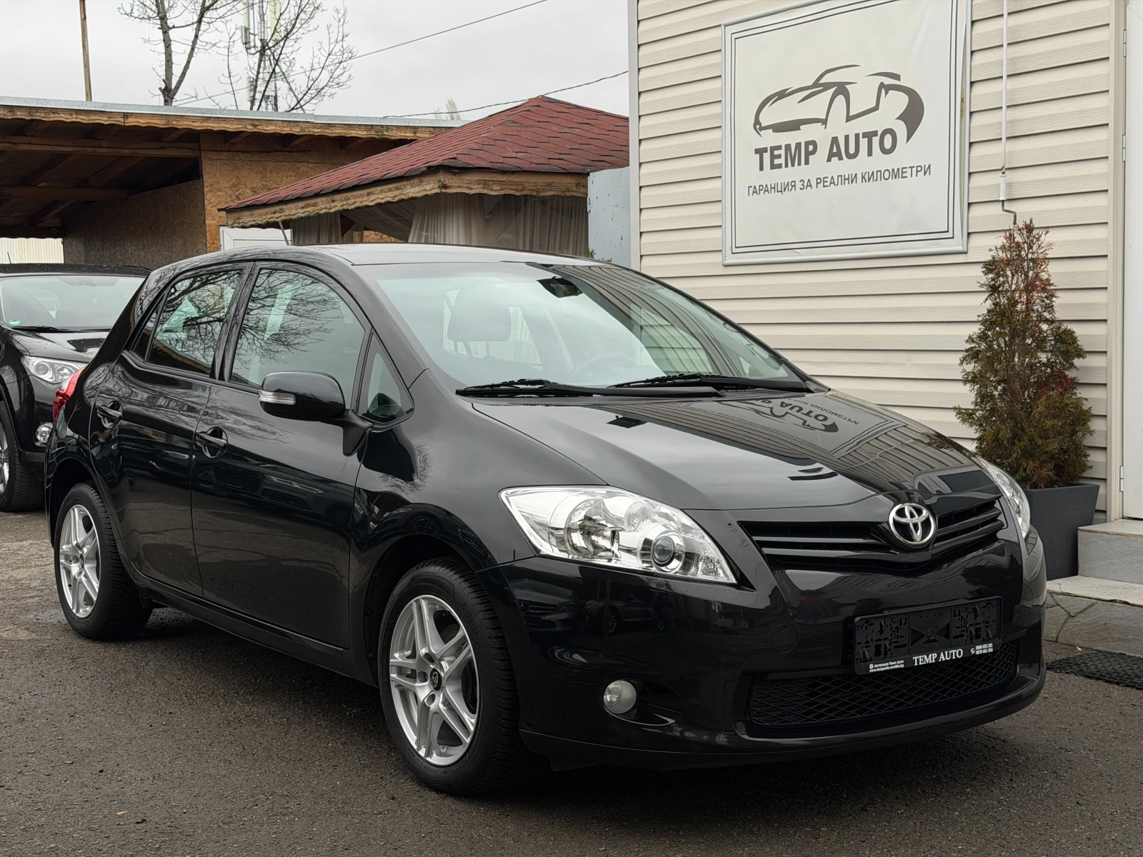 Toyota Auris 1.6i* СЪС СЕРВИЗНА ИСТОРИЯ - изображение 3
