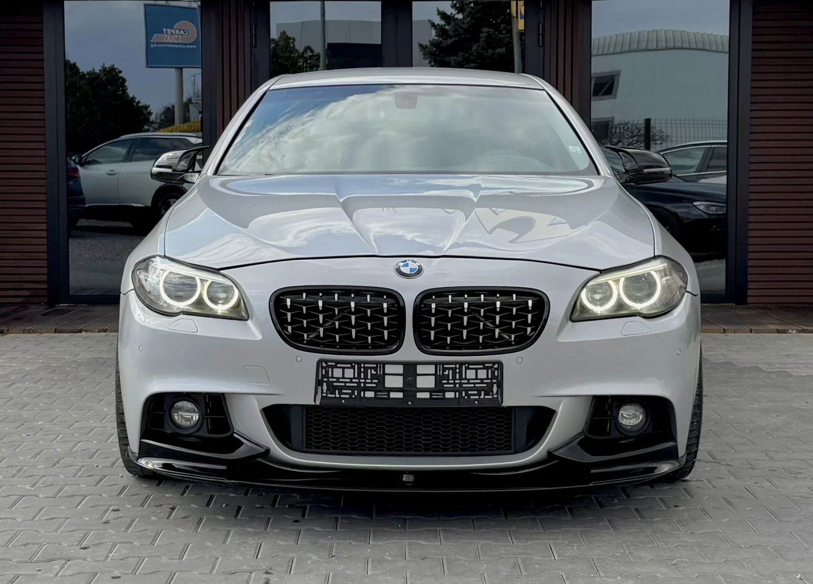 BMW 530 3.0 D M-PERFORMANCE* LUXURY LINE* Лизинг, снимка 2 - Автомобили и джипове - 54027750