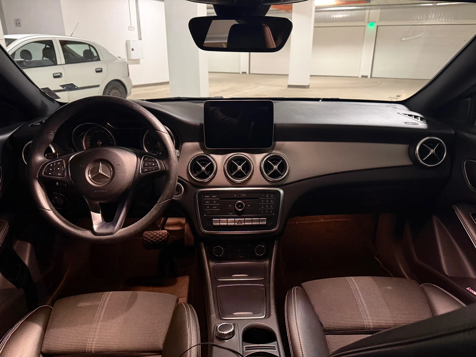 Mercedes-Benz CLA 200 D FACELIFT, снимка 8 - Автомобили и джипове - 54044094