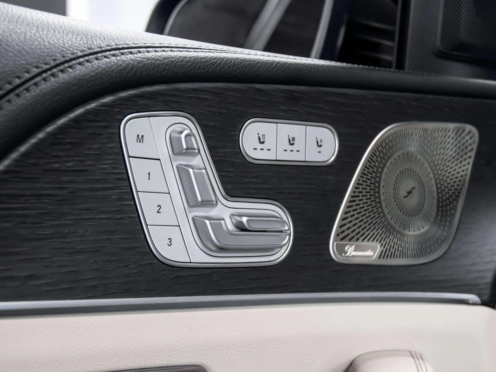 Mercedes-Benz GLE 450  AMG PKG /360/DISTRONIC/BURMESTER/HUD/ЦЕНА ДО БГ , снимка 16 - Автомобили и джипове - 55010552