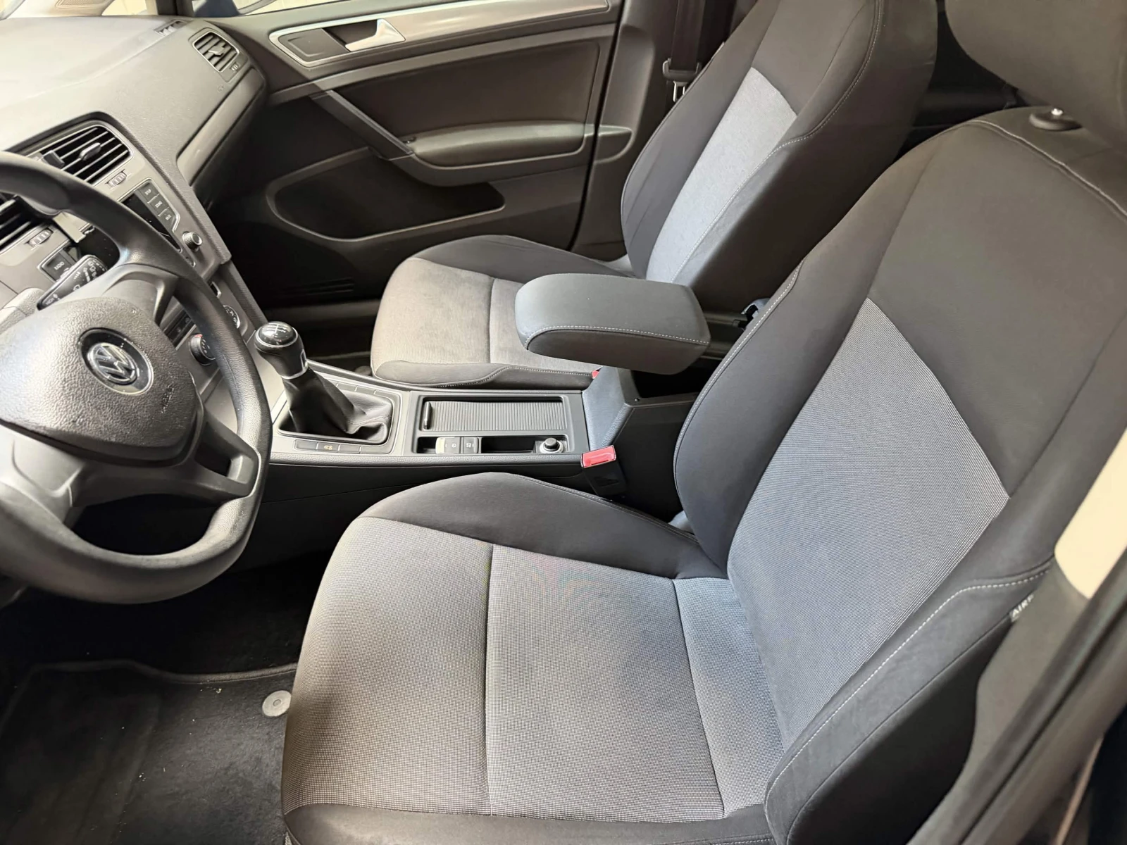 VW Golf 7 4 цилиндъра, снимка 13 - Автомобили и джипове - 55070124