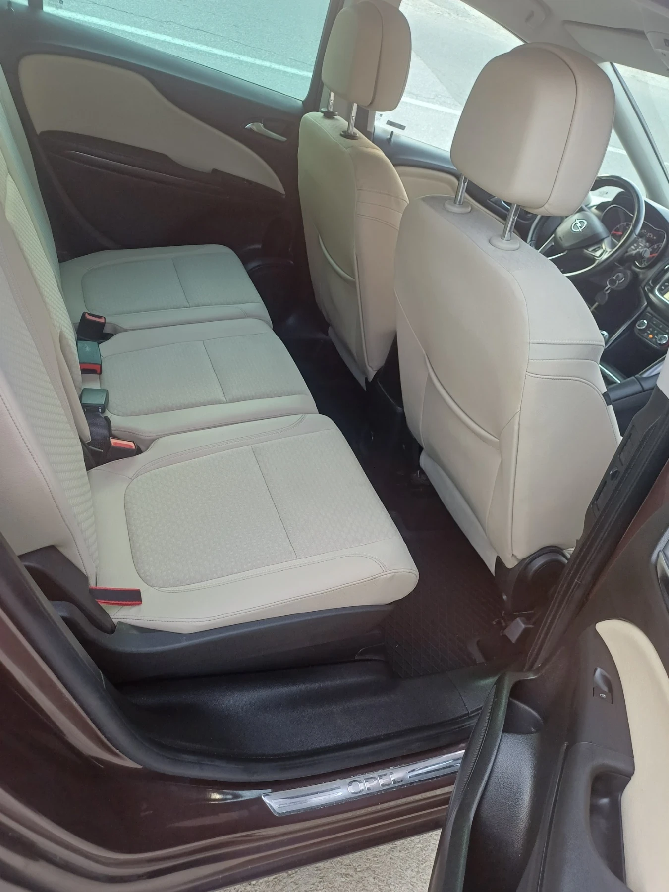 Opel Zafira 1.6 metan, снимка 8 - Автомобили и джипове - 55075680