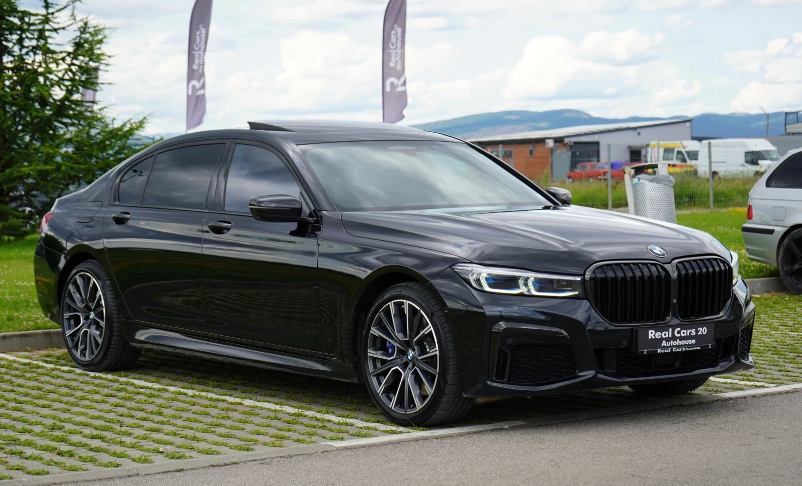 BMW 740 xDRIVE* LONG* INDIVIDUAL* M-PACK* DISTR* 360 CAM* , снимка 3 - Автомобили и джипове - 55177405