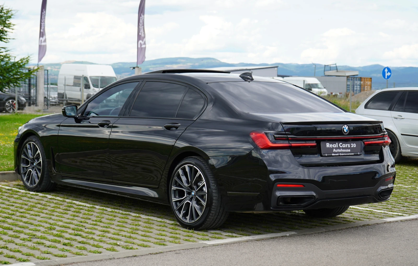 BMW 740 xDRIVE* LONG* INDIVIDUAL* M-PACK* DISTR* 360 CAM* , снимка 6 - Автомобили и джипове - 55177405