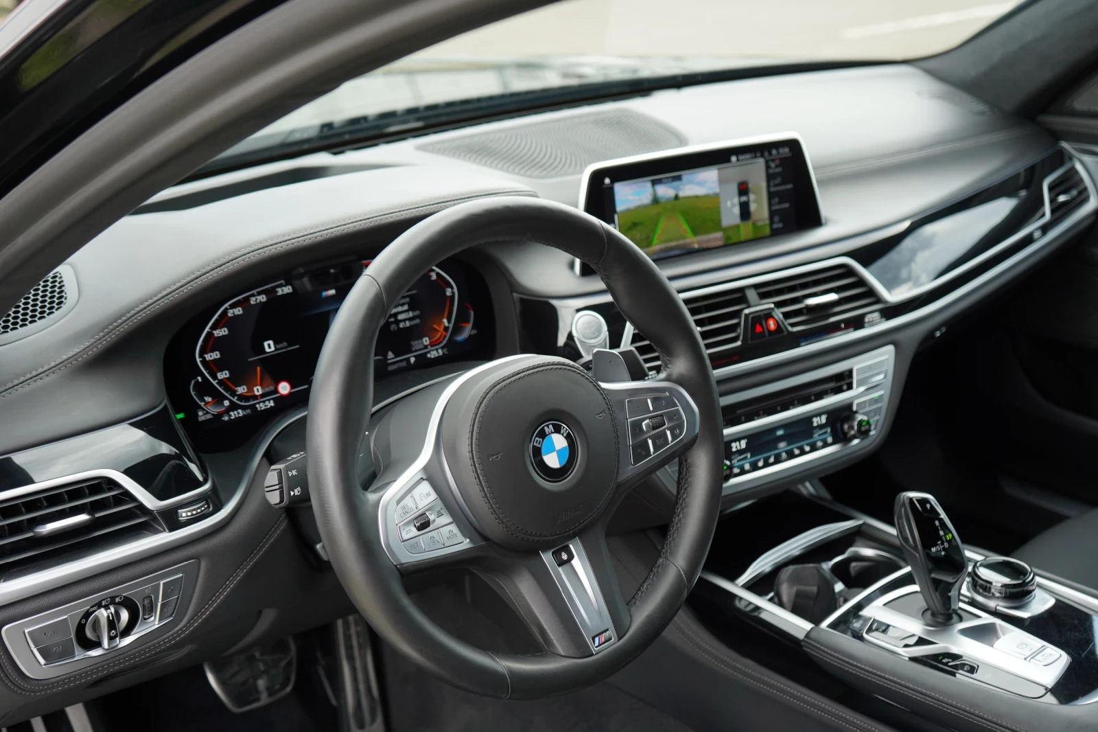BMW 740 xDRIVE* LONG* INDIVIDUAL* M-PACK* DISTR* 360 CAM* , снимка 8 - Автомобили и джипове - 55177405