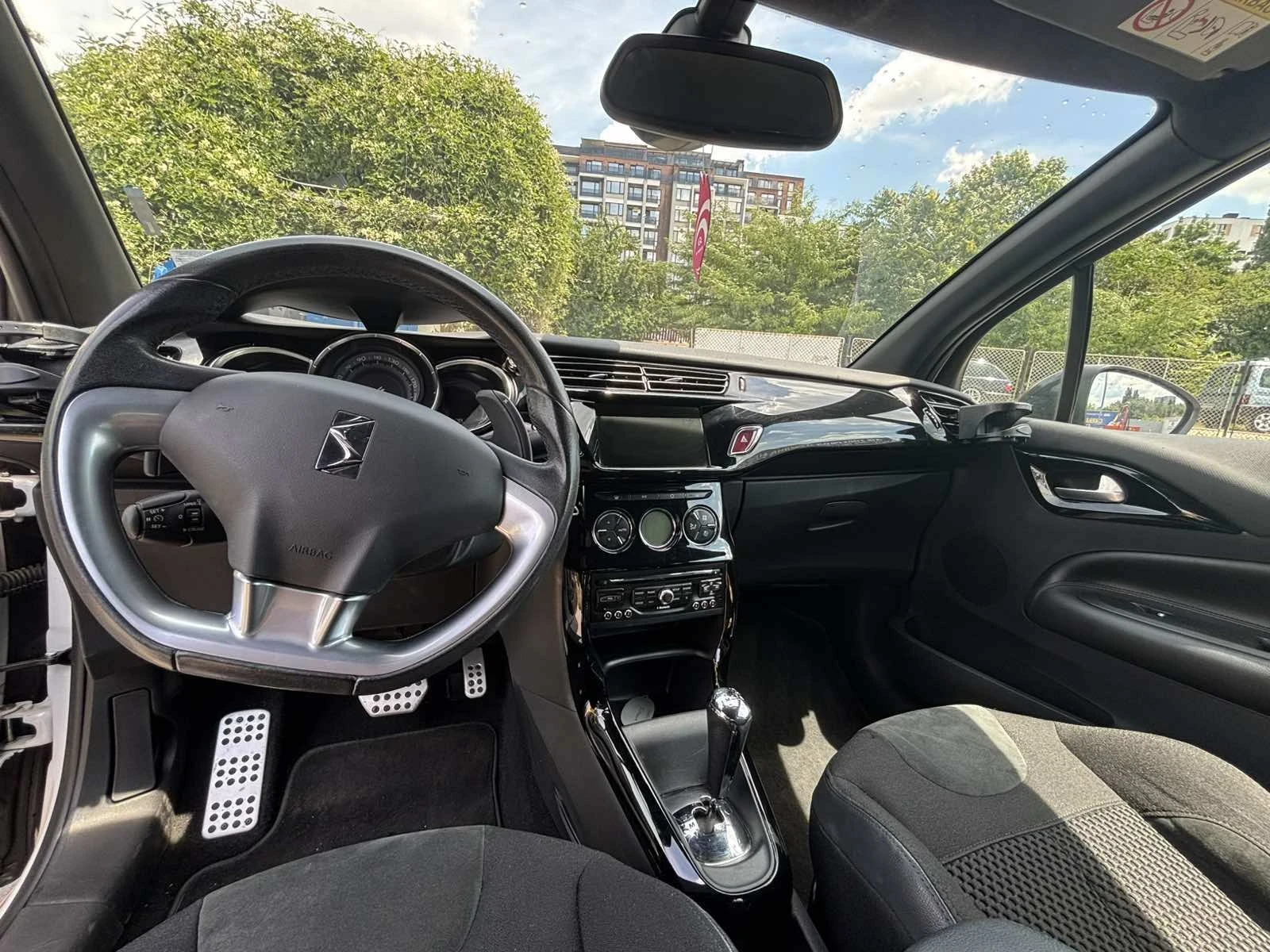 Citroen DS3, снимка 3 - Автомобили и джипове - 55204098