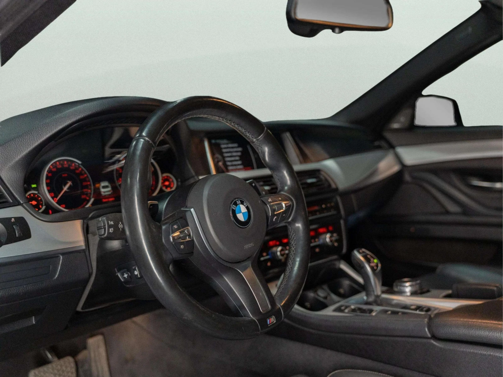 BMW 528 M PAKET* AWD, снимка 17 - Автомобили и джипове - 55311413