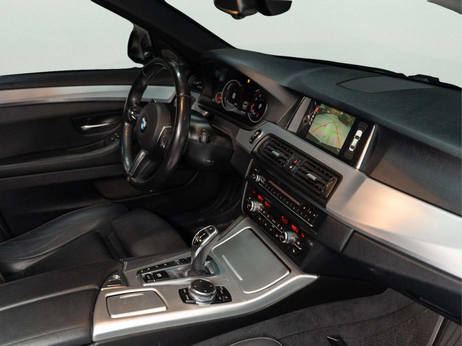 BMW 528 M PAKET* AWD, снимка 12 - Автомобили и джипове - 55311413
