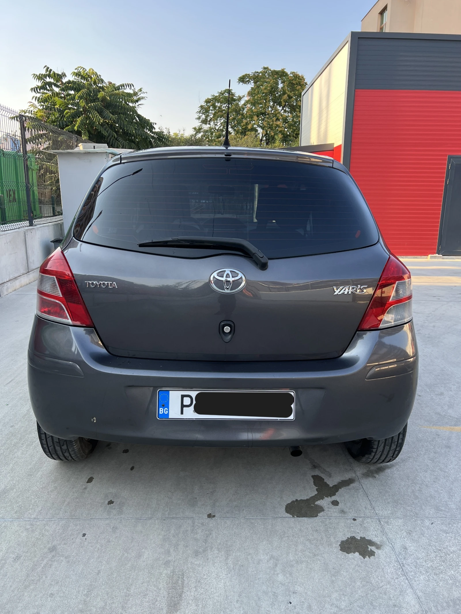Toyota Yaris 1.33VVT-I АВТОМАТИК, снимка 4 - Автомобили и джипове - 55730236