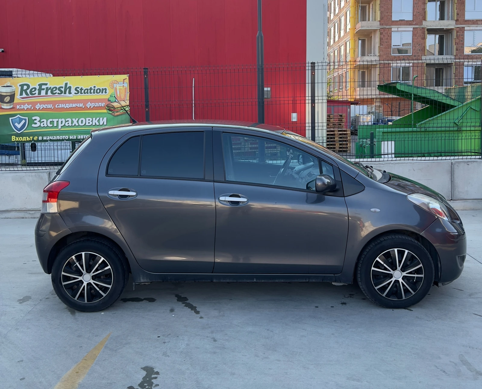 Toyota Yaris 1.33VVT-I АВТОМАТИК, снимка 3 - Автомобили и джипове - 55730236