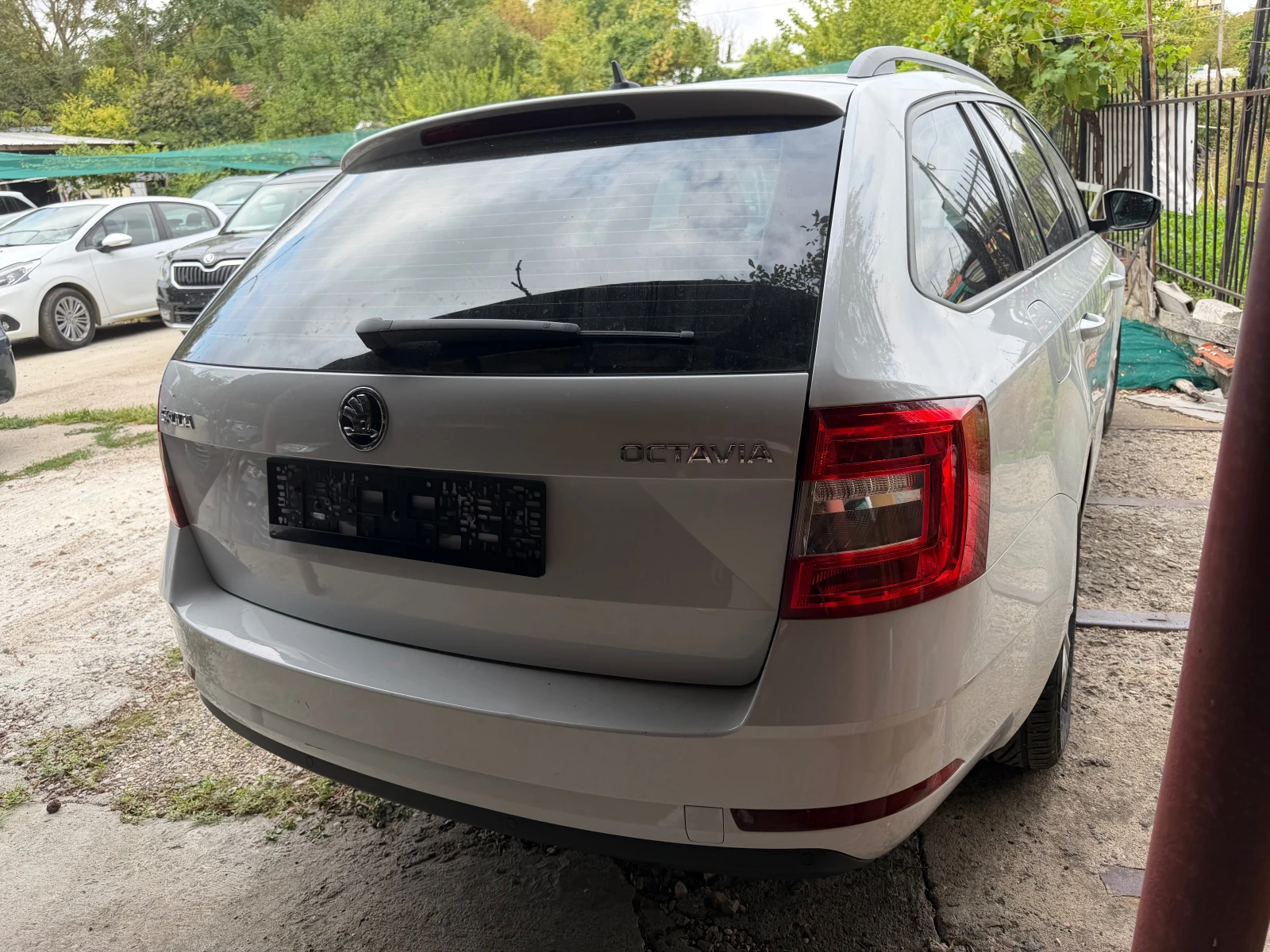 Skoda Octavia 1.6TDI, снимка 6 - Автомобили и джипове - 55930526
