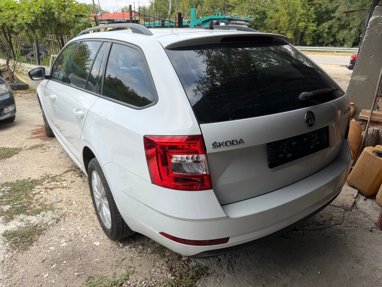 Skoda Octavia 1.6TDI, снимка 9 - Автомобили и джипове - 55930526