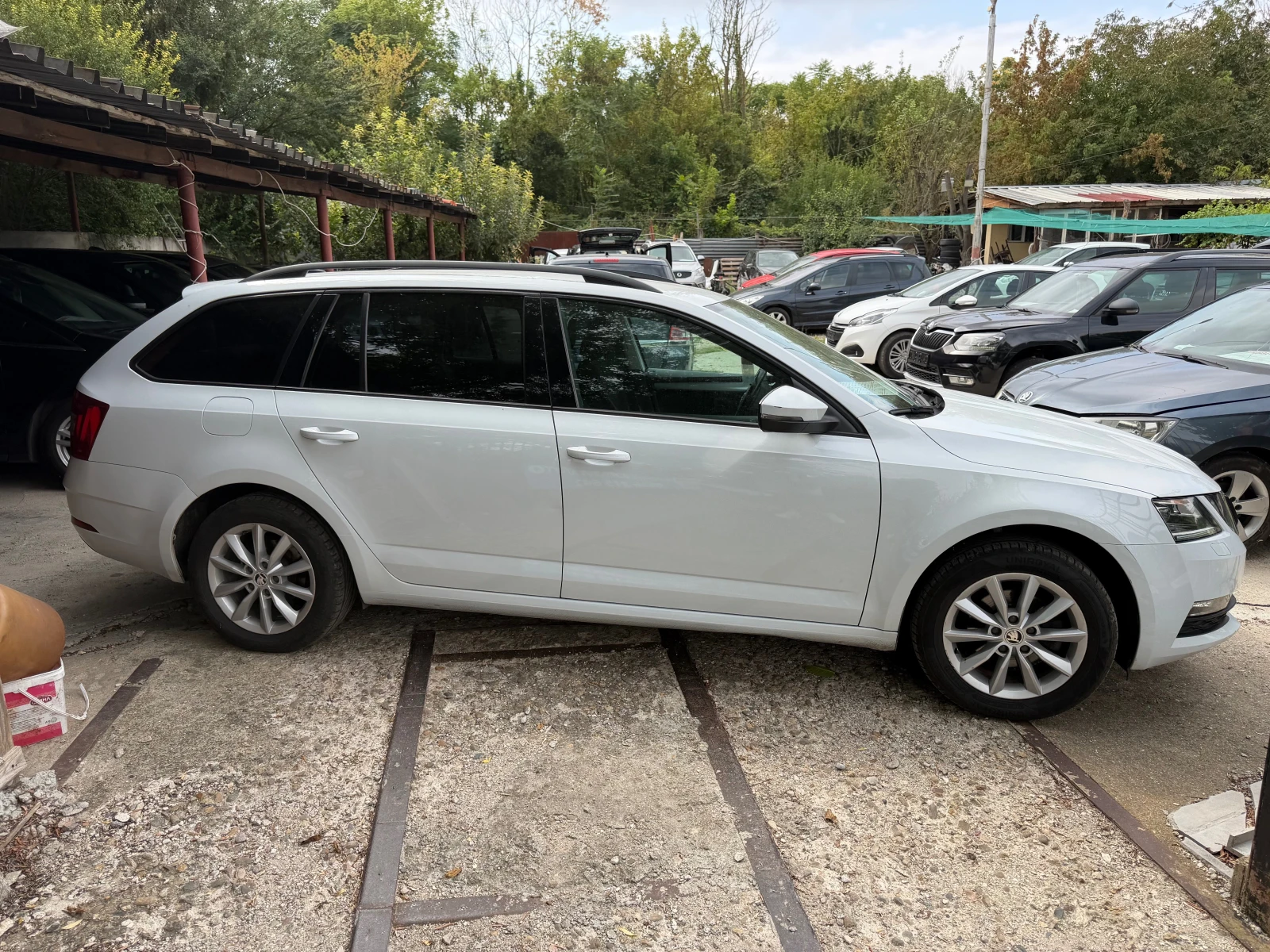 Skoda Octavia 1.6TDI, снимка 3 - Автомобили и джипове - 55930526