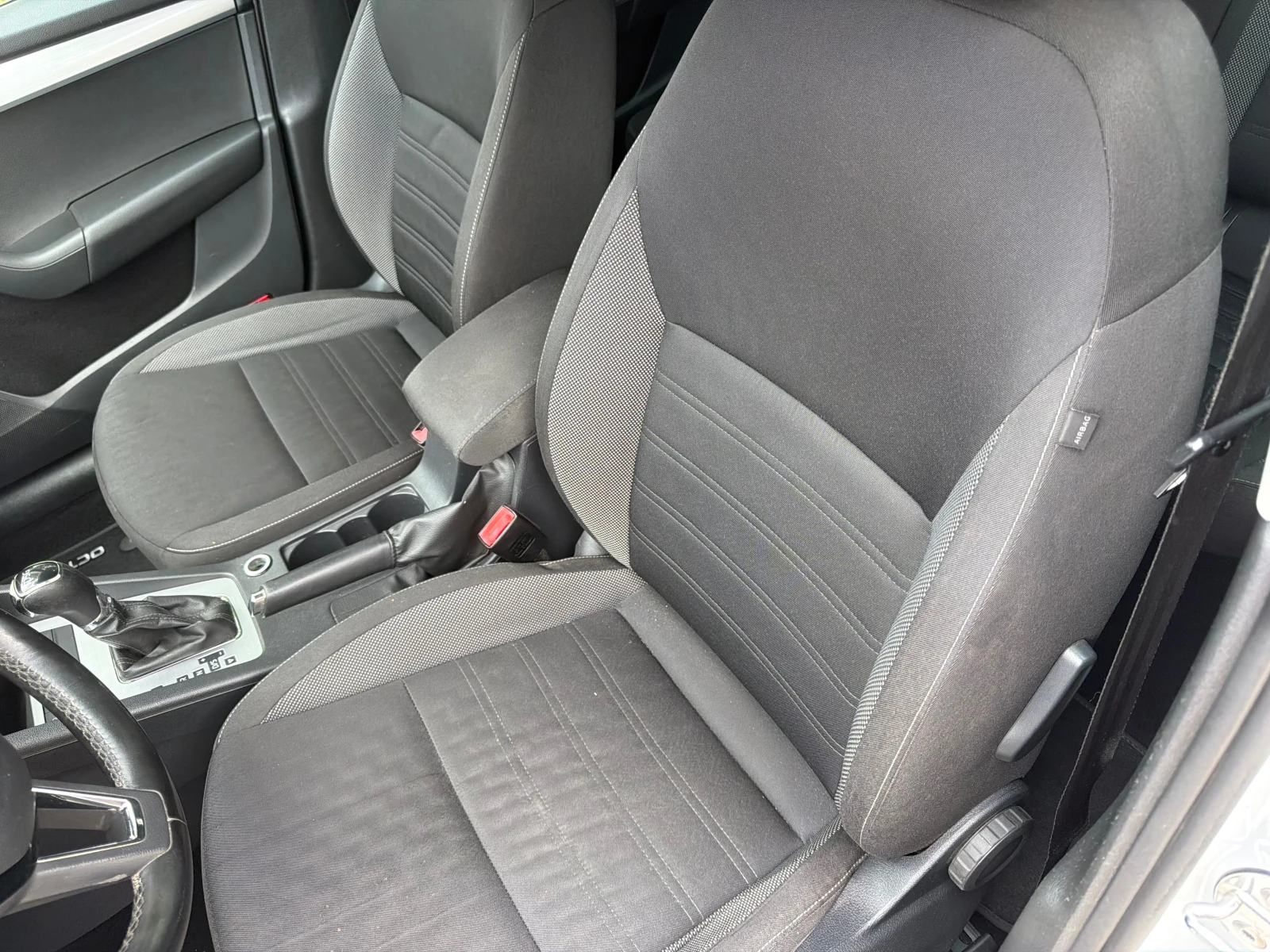 Skoda Octavia 1.6TDI, снимка 13 - Автомобили и джипове - 55930526