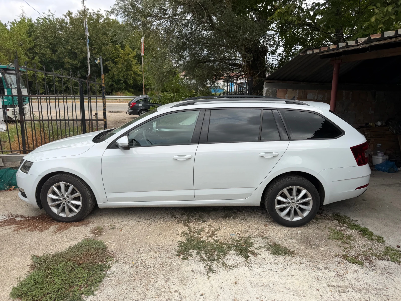 Skoda Octavia 1.6TDI, снимка 10 - Автомобили и джипове - 55930526
