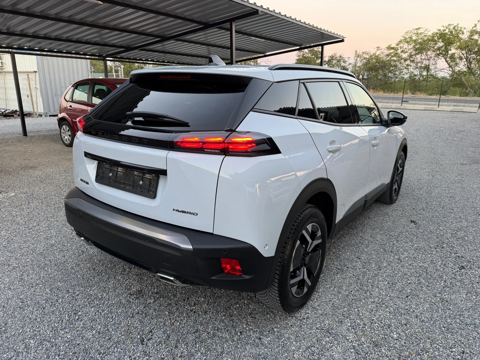 Peugeot 2008 Hibrid, 360, R-kam, Distr.5160km., снимка 5 - Автомобили и джипове - 56171489