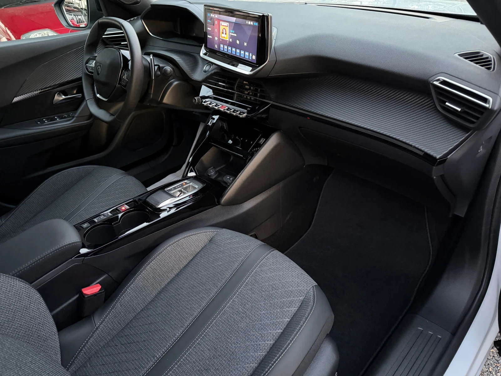 Peugeot 2008 Hibrid, 360, R-kam, Distr.5160km., снимка 17 - Автомобили и джипове - 56171489