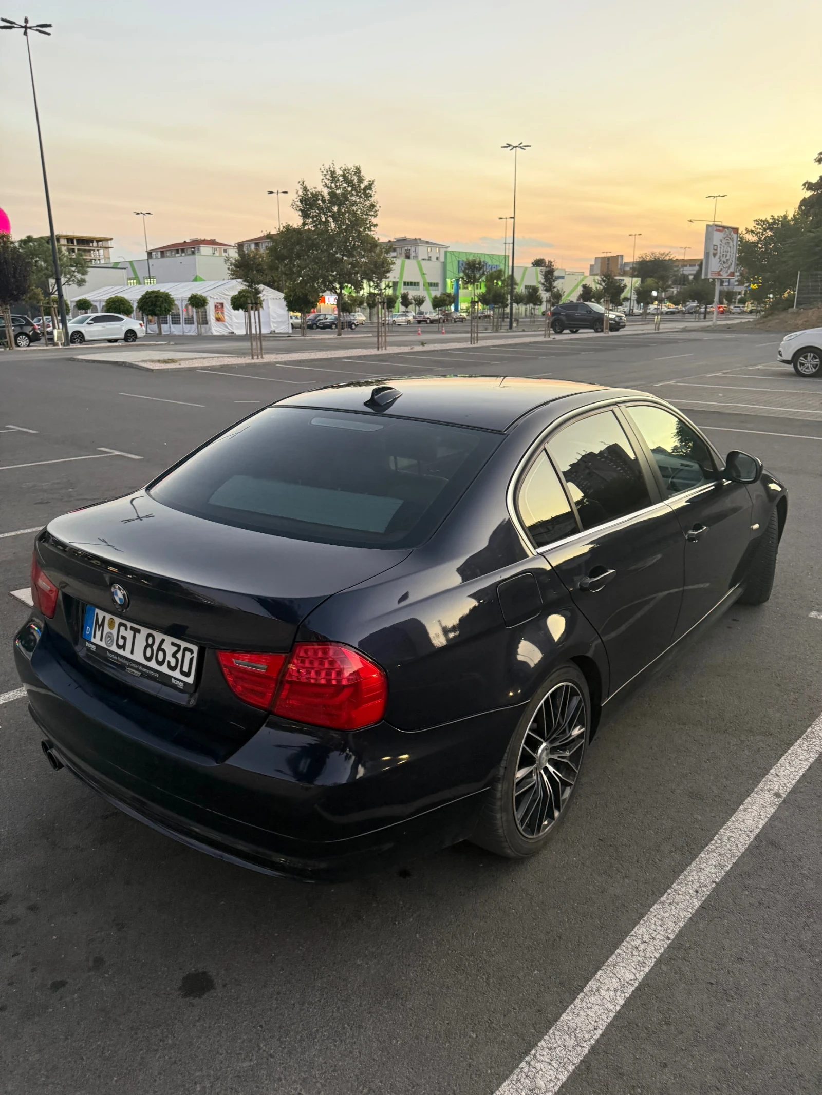 BMW 330, снимка 7 - Автомобили и джипове - 56376529