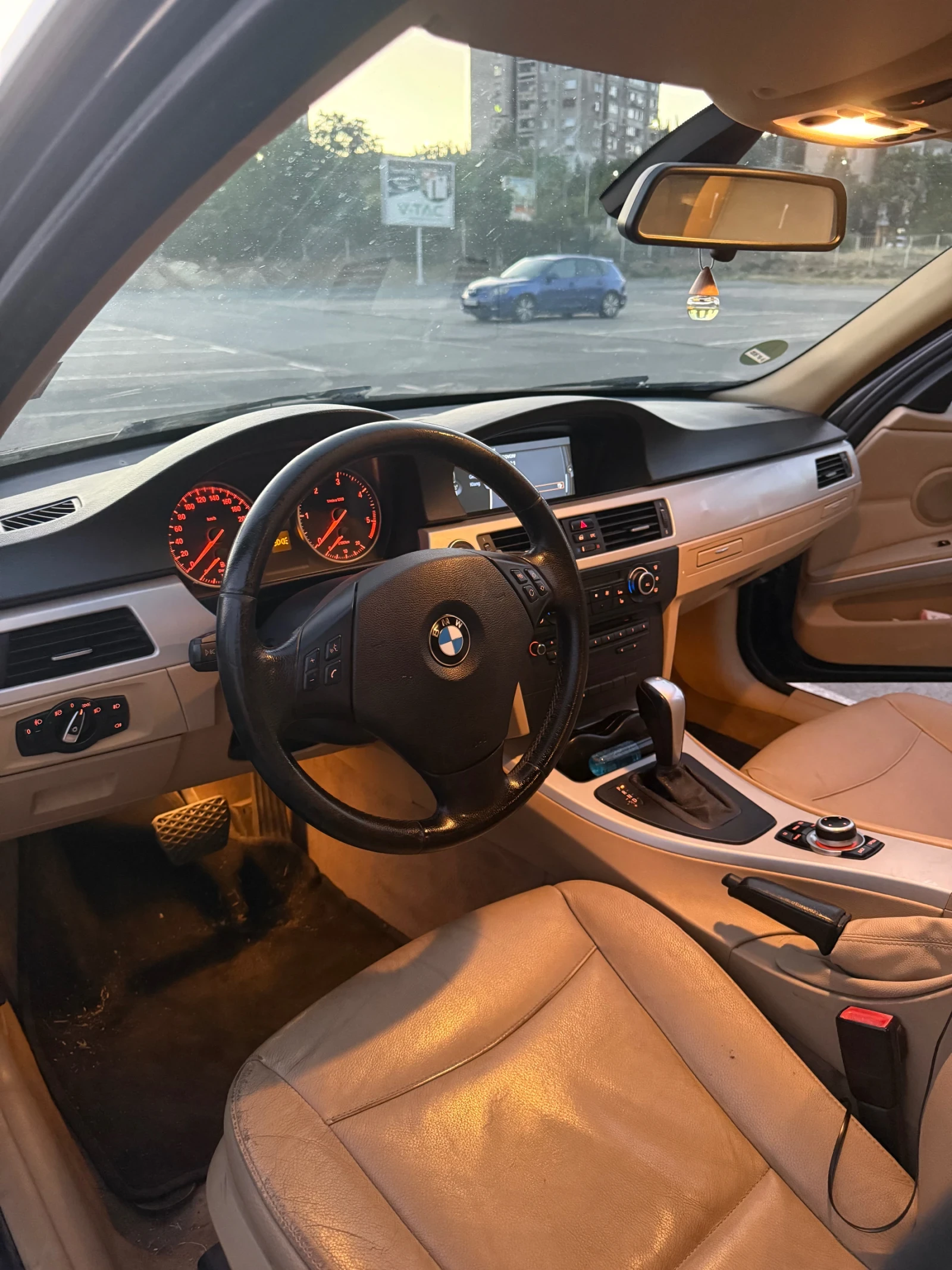 BMW 330, снимка 5 - Автомобили и джипове - 56376529