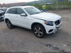  Mercedes-Benz GLC 30...