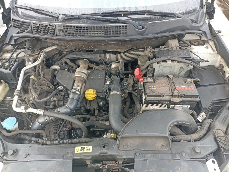 Nissan Qashqai 1,5 DCI, снимка 16 - Автомобили и джипове - 44470321