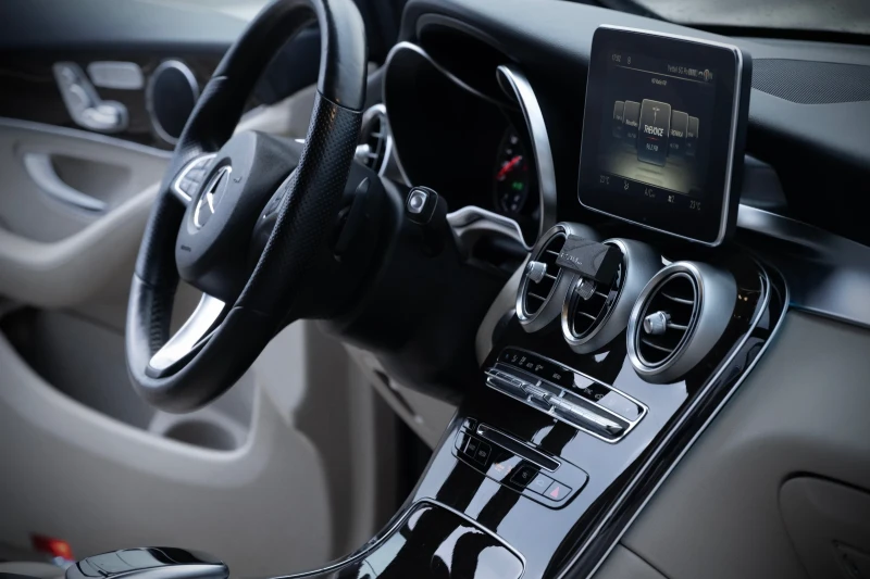 Mercedes-Benz GLC 300 GLC 300 4MATIC AMG Line, снимка 14 - Автомобили и джипове - 53499749