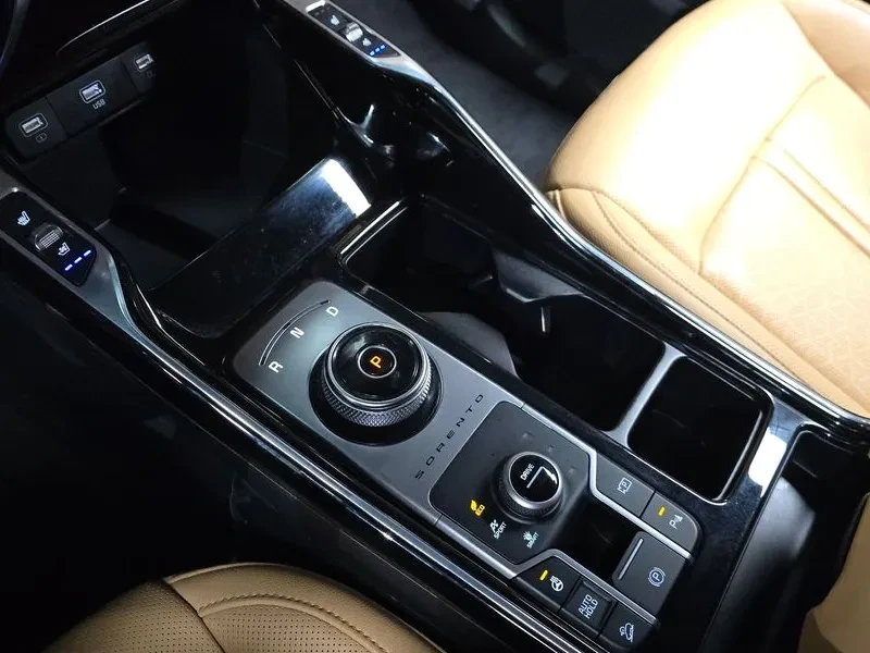 Kia Sorento * NOBLESSE* HYBRID* 360* DIS* ОБДУХВАНЕ* , снимка 11 - Автомобили и джипове - 55210951
