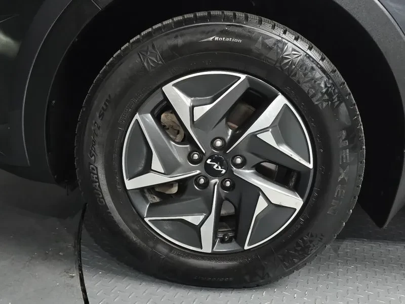 Kia Sorento * NOBLESSE* HYBRID* 360* DIS* ОБДУХВАНЕ* , снимка 5 - Автомобили и джипове - 55210951