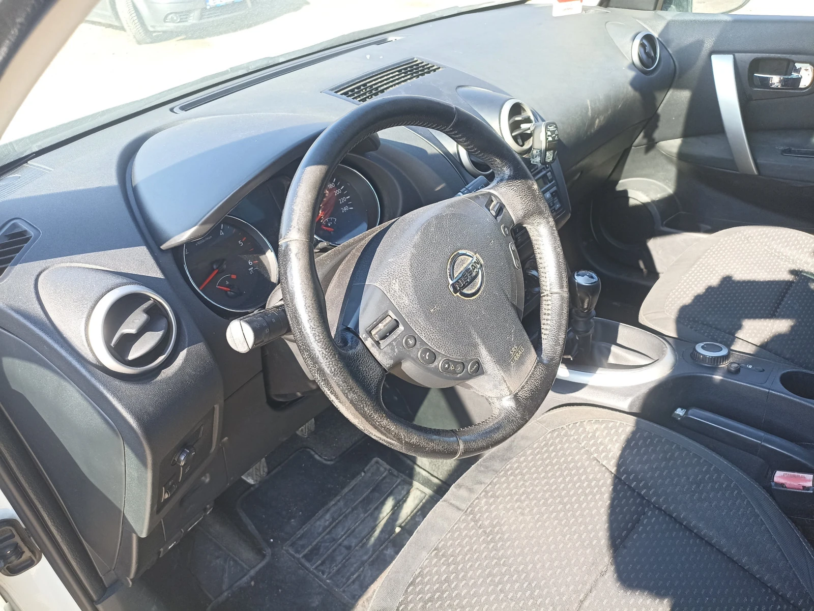 Nissan Qashqai 1,5 DCI - изображение 6