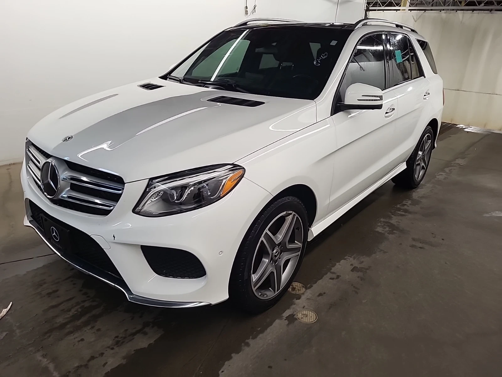 Mercedes-Benz GLE 400 AMG Line - изображение 2