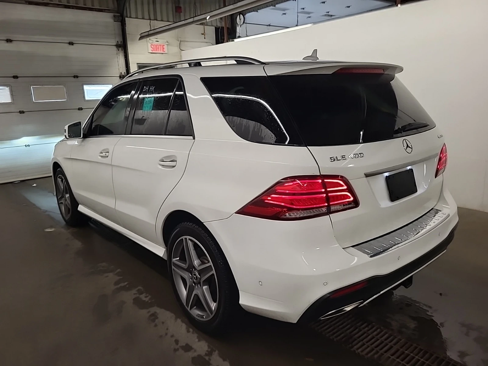 Mercedes-Benz GLE 400 AMG Line - изображение 9