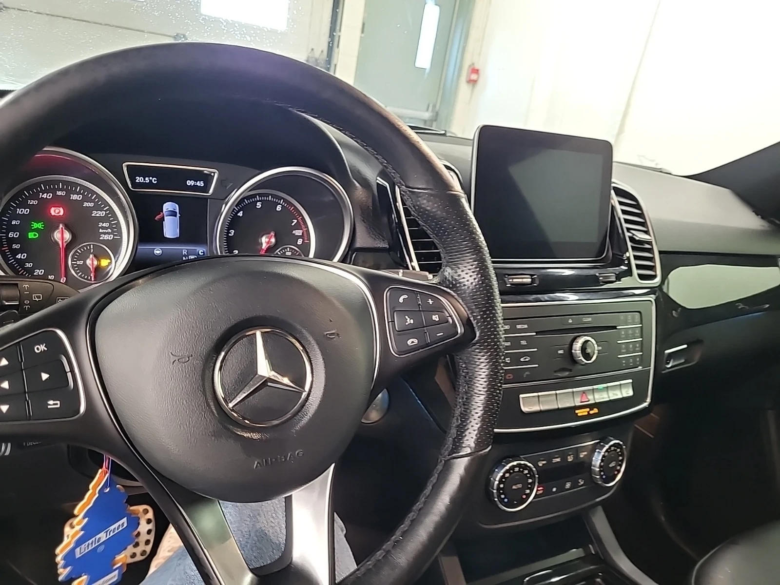 Mercedes-Benz GLE 400 AMG Line - изображение 4