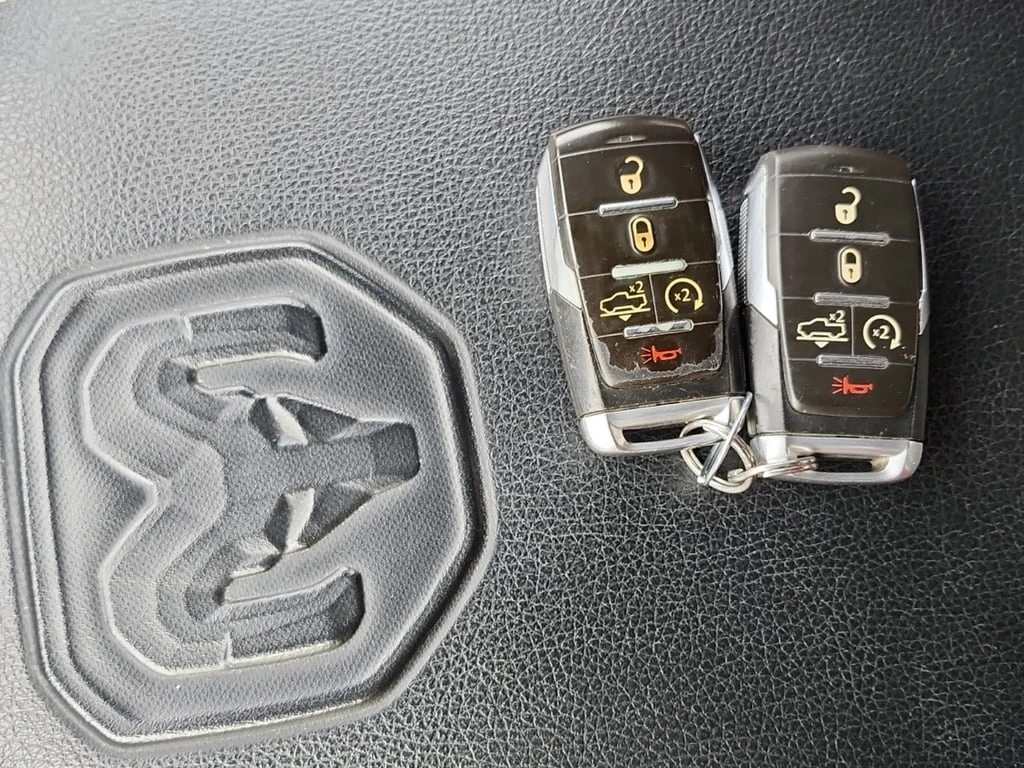 Dodge RAM 1500 * REBEL CREW CAB SHORT BED * CARFAX * БЕЗ ПЪРВОНАЧ - изображение 6