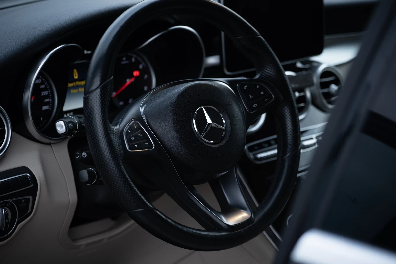 Mercedes-Benz GLC 300 GLC 300 4MATIC AMG Line - изображение 8