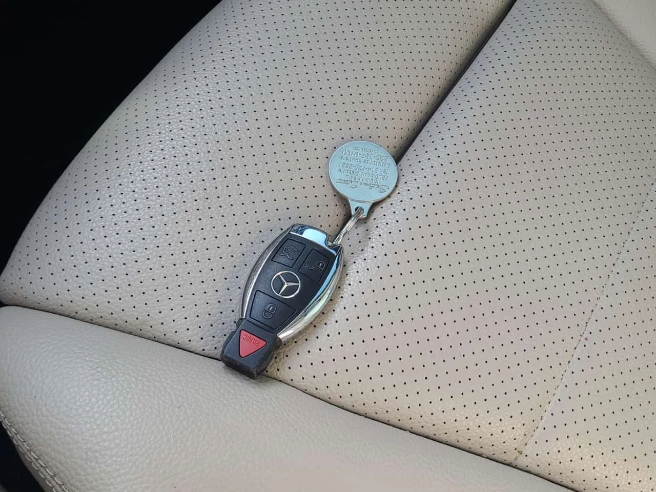 Mercedes-Benz GLC 300  * ПАМЕТ* ПАНОРАМА* ПОДГРЕВИ* CARFAX * , снимка 16 - Автомобили и джипове - 53747113