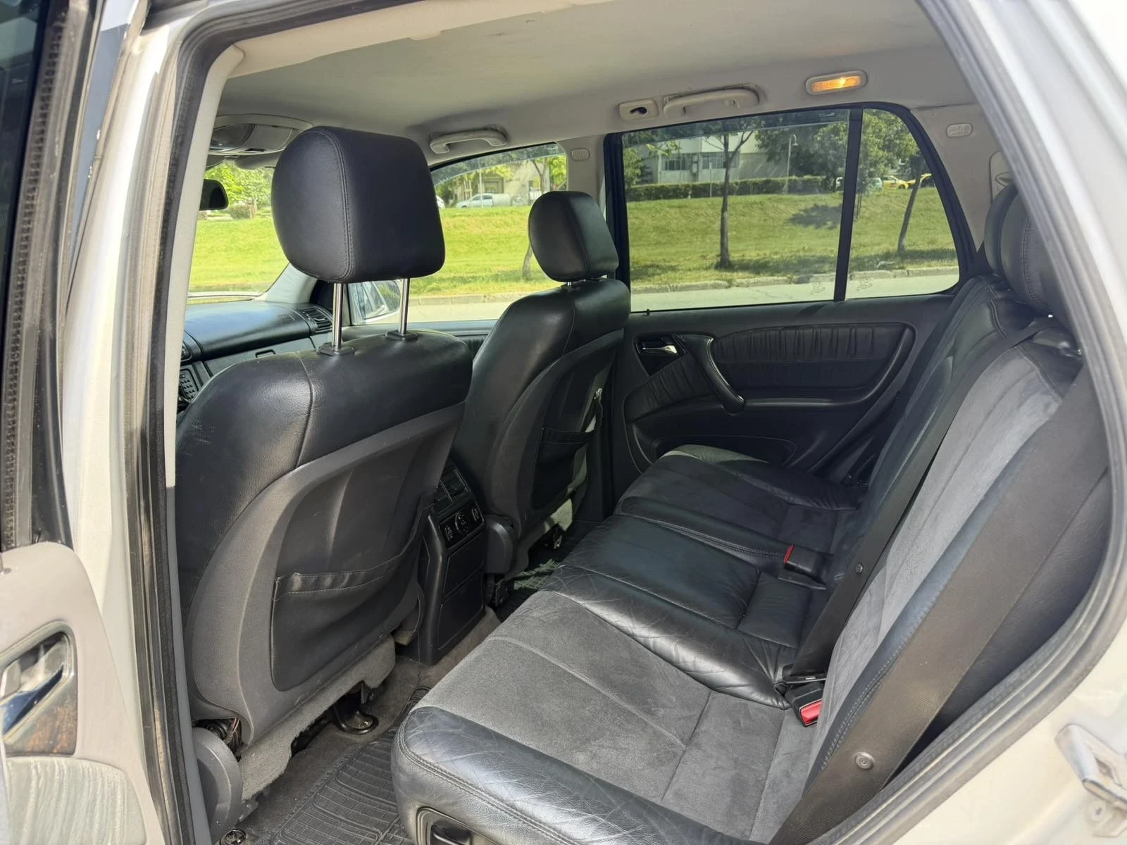 Mercedes-Benz ML 350, снимка 6 - Автомобили и джипове - 54218854