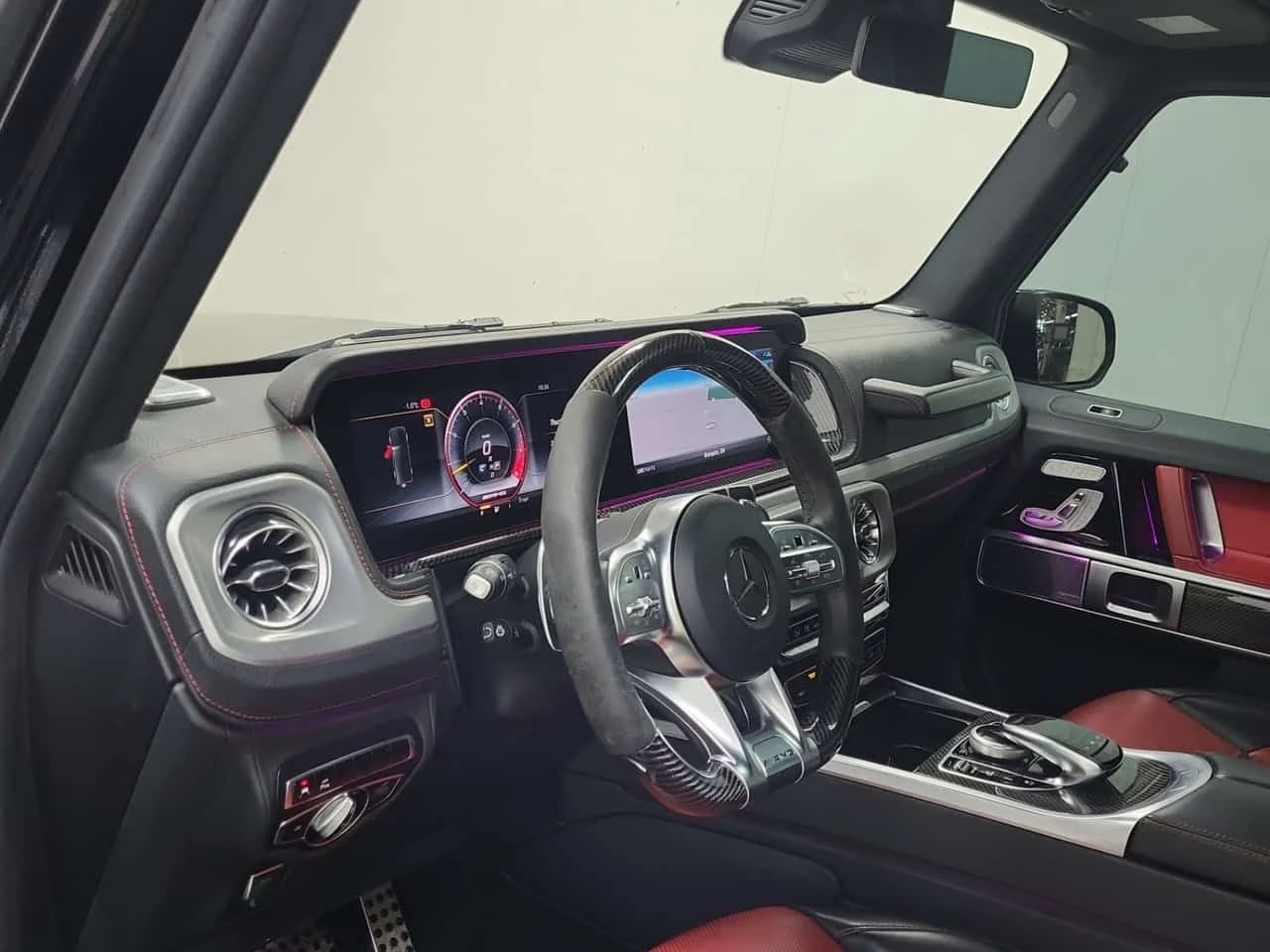 Mercedes-Benz G 63 AMG * МАСАЖ* ПОДГРЕВ* ДИСТРОНИК* ОБДУХВАНЕ* ДВА КЛЮЧА*, снимка 10 - Автомобили и джипове - 54076875