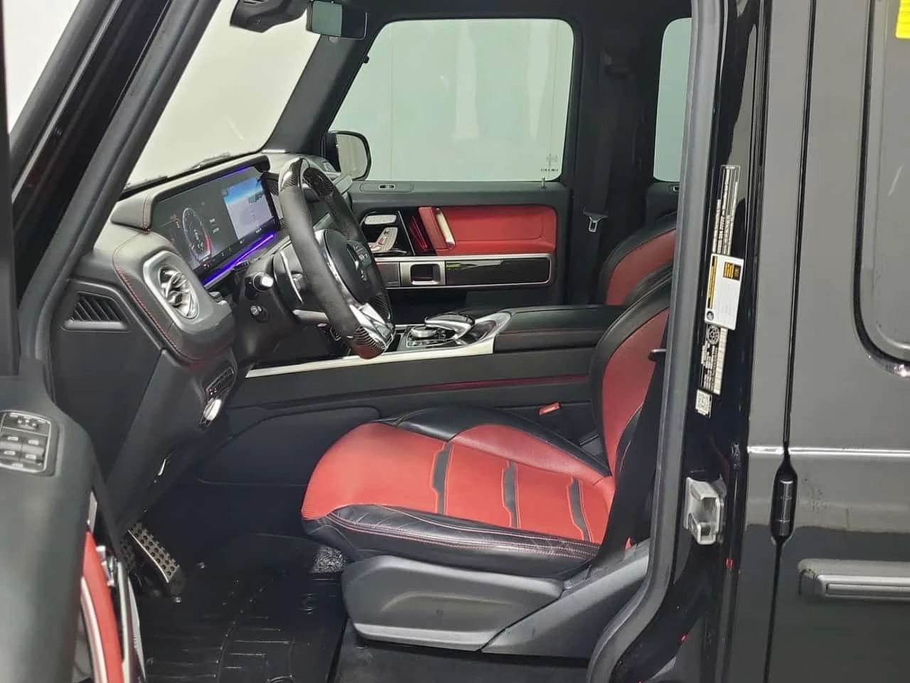 Mercedes-Benz G 63 AMG * МАСАЖ* ПОДГРЕВ* ДИСТРОНИК* ОБДУХВАНЕ* ДВА КЛЮЧА*, снимка 7 - Автомобили и джипове - 54076875