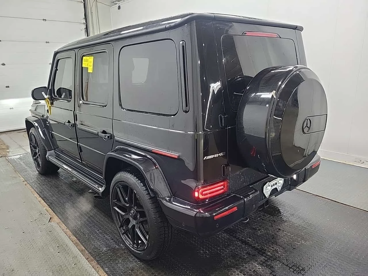 Mercedes-Benz G 63 AMG * МАСАЖ* ПОДГРЕВ* ДИСТРОНИК* ОБДУХВАНЕ* ДВА КЛЮЧА*, снимка 4 - Автомобили и джипове - 54076875
