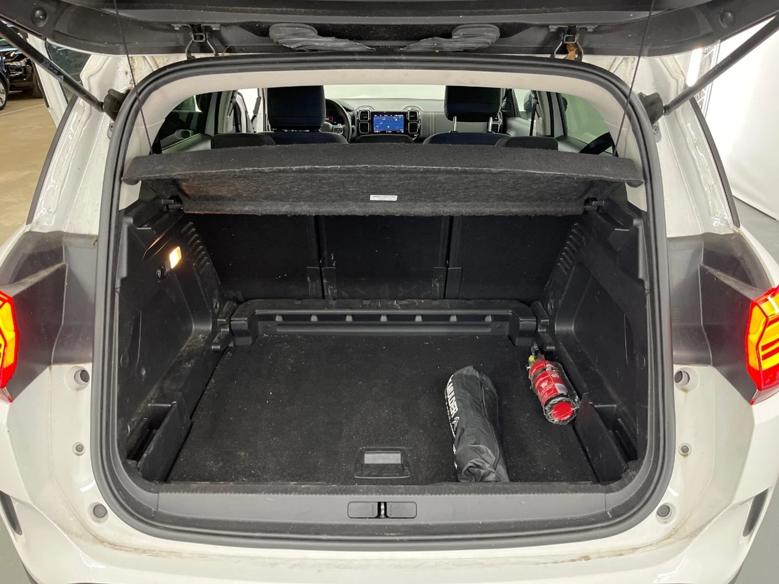 Citroen C5 Aircross 1.2i Business Plus, снимка 10 - Автомобили и джипове - 54106119