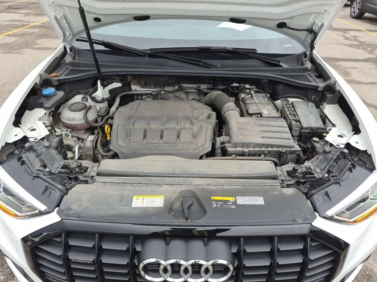 Audi Q3 * KOMFORT * CARFAX * 2 КЛЮЧА * ПАНОРАМА * , снимка 17 - Автомобили и джипове - 54369424