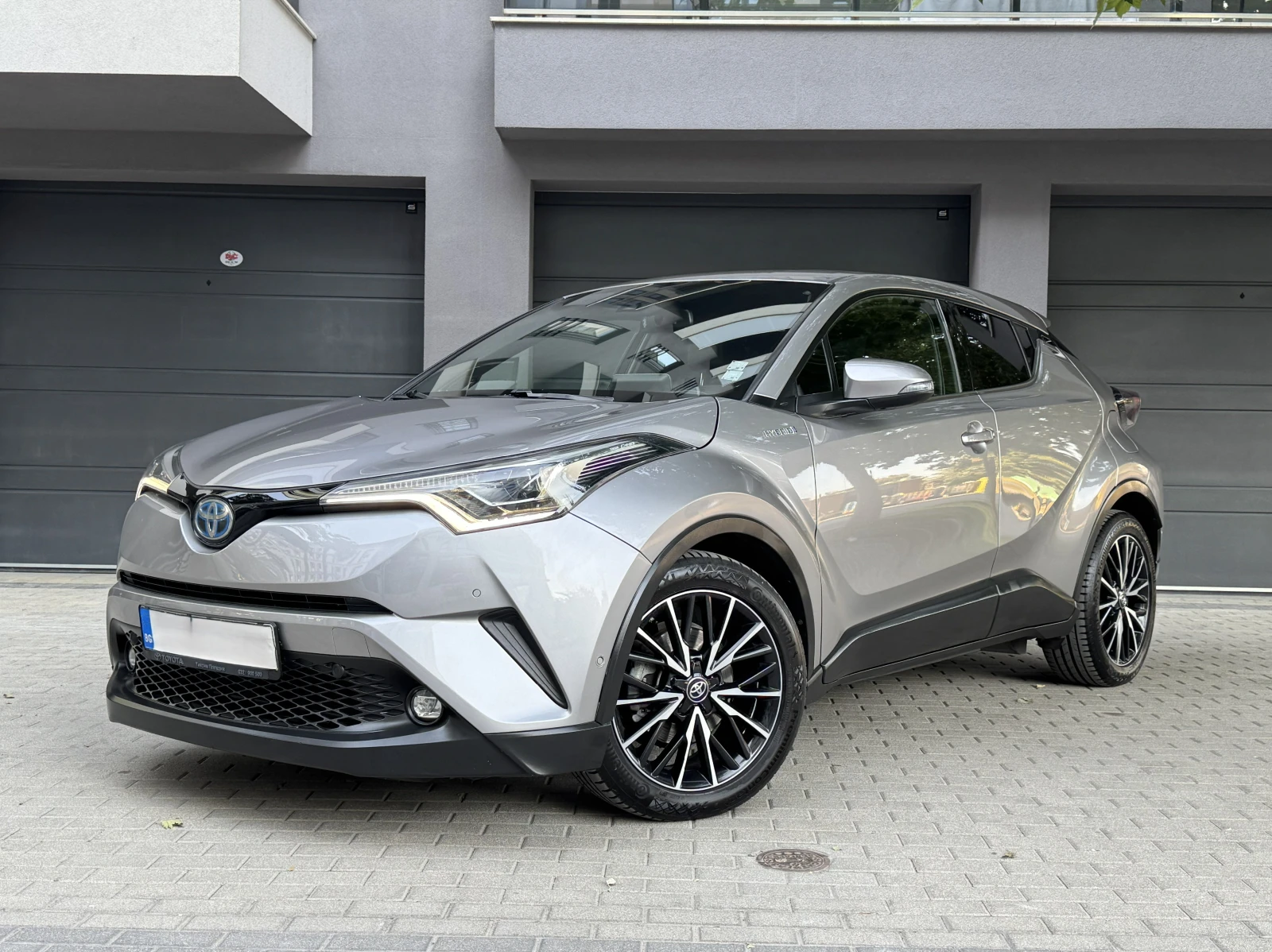 Toyota C-HR 1.8 Hybrid| 1-ви собственик| Купена БГ| Пълна Исто