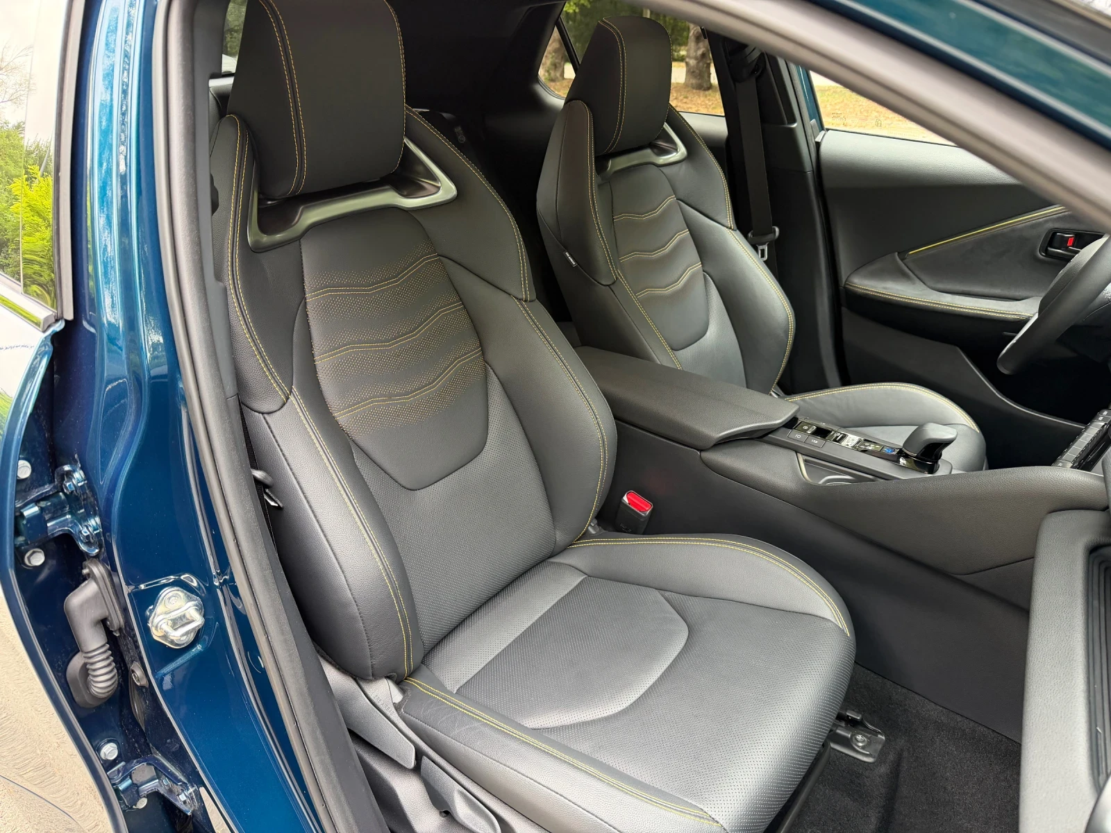 Toyota C-HR 2.0 AWD-I + Швейцария+ ГАРАНЦИЯ, снимка 11 - Автомобили и джипове - 55842362