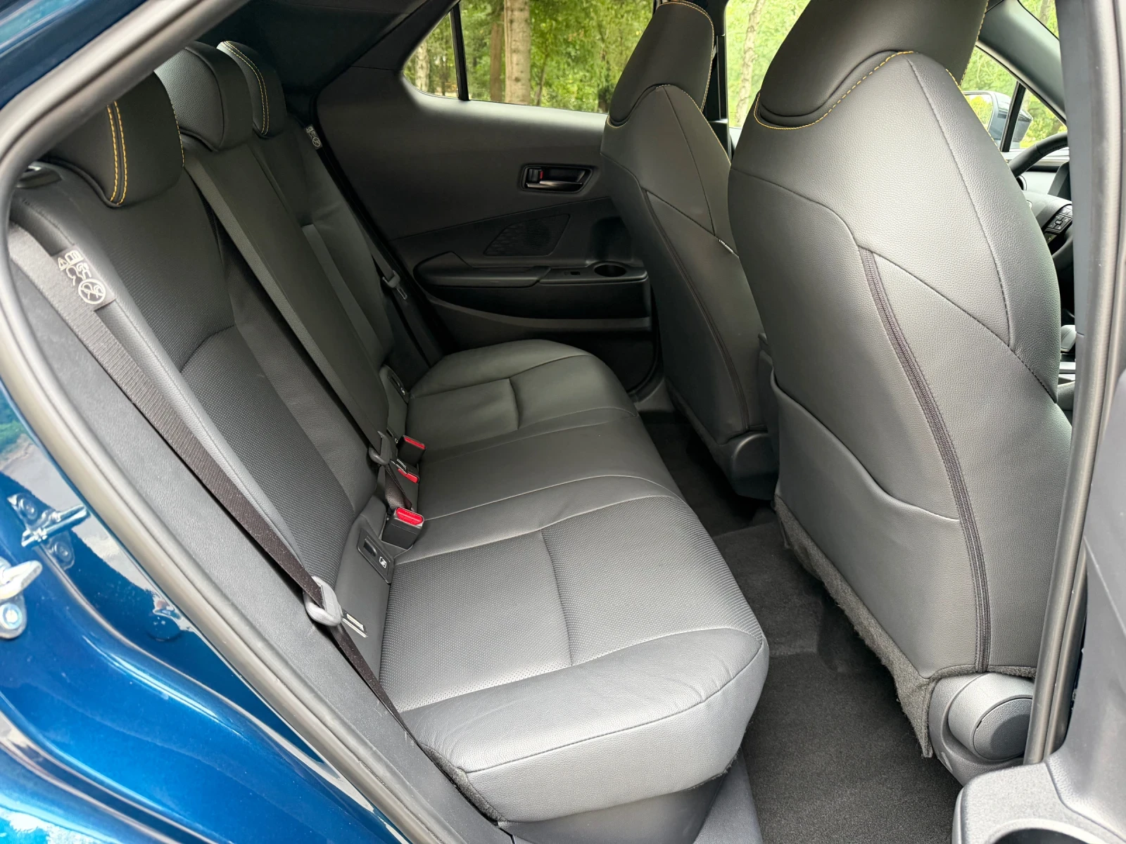Toyota C-HR 2.0 AWD-I + Швейцария+ ГАРАНЦИЯ, снимка 13 - Автомобили и джипове - 55842362