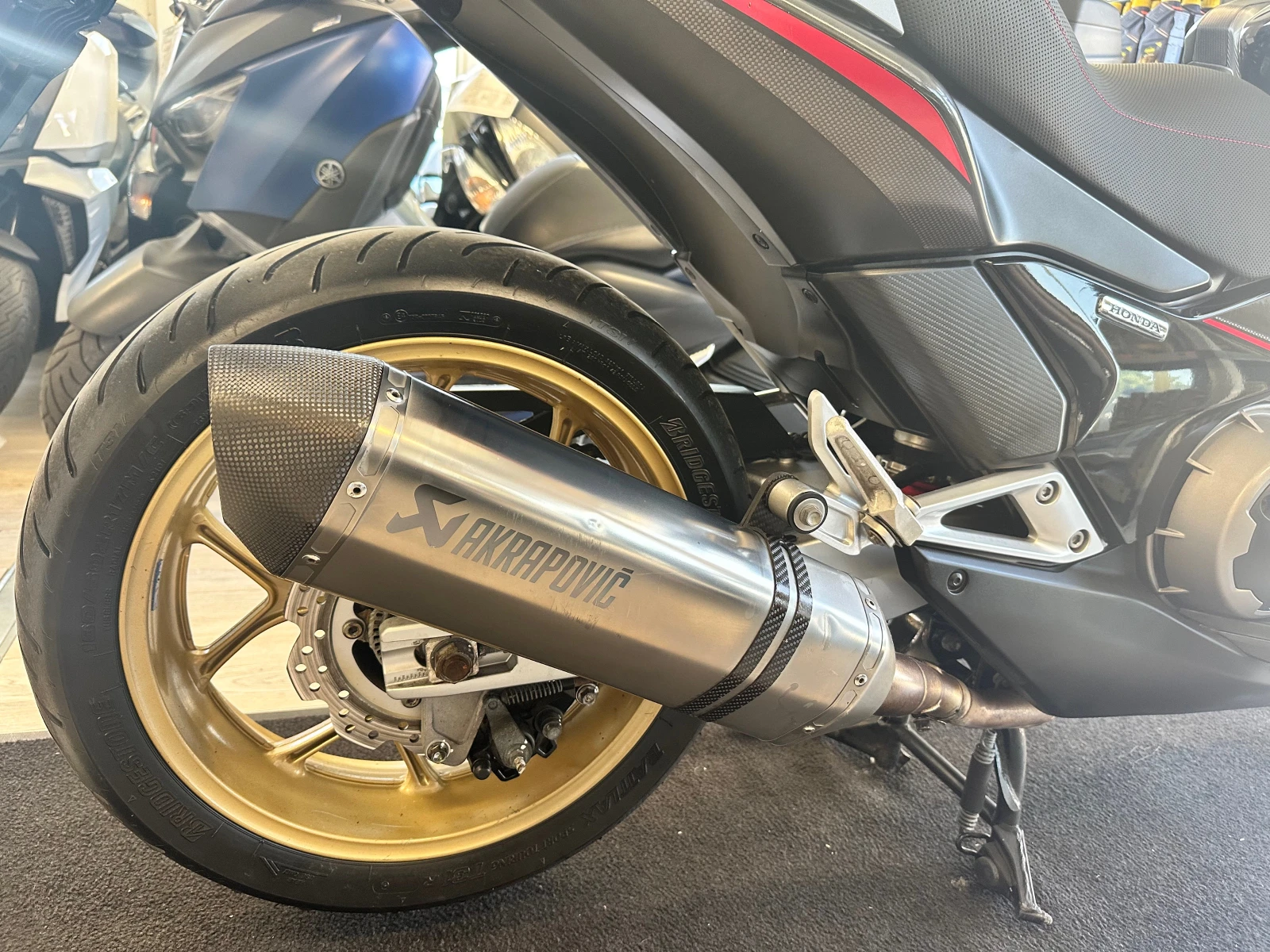 Honda Integra 750S ABS/Akrapovic 03.2015г., снимка 11 - Мотоциклети и мототехника - 55090384